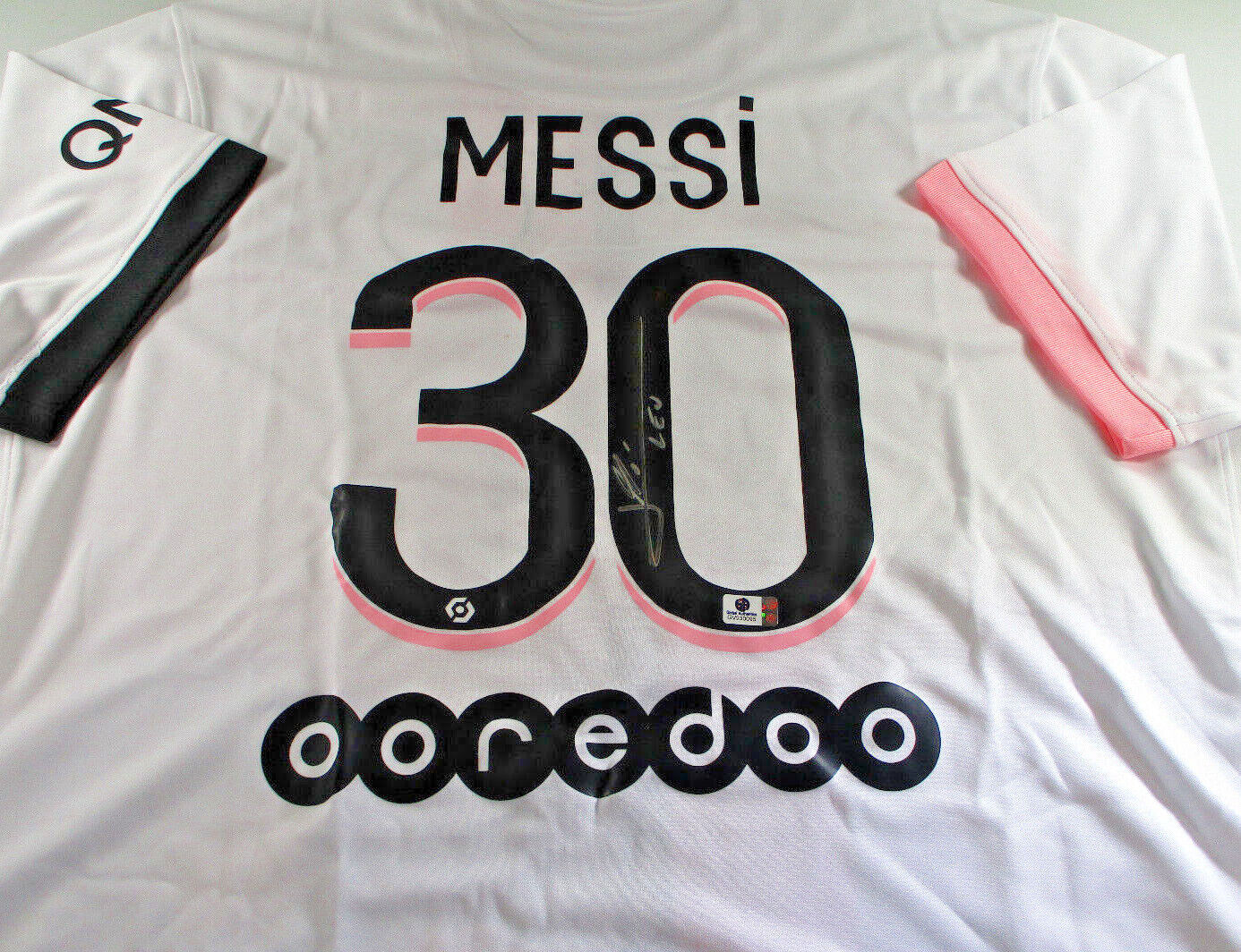 Lionel "Leo" Messi / Autographed Paris St Germaine Pro Style Soccer Jersey / COA