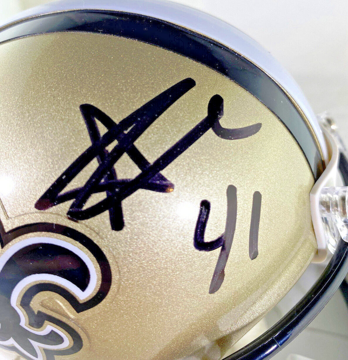 Alvin Kamara / Autographed New Orleans Saints Logo Riddell Mini Helmet / COA
